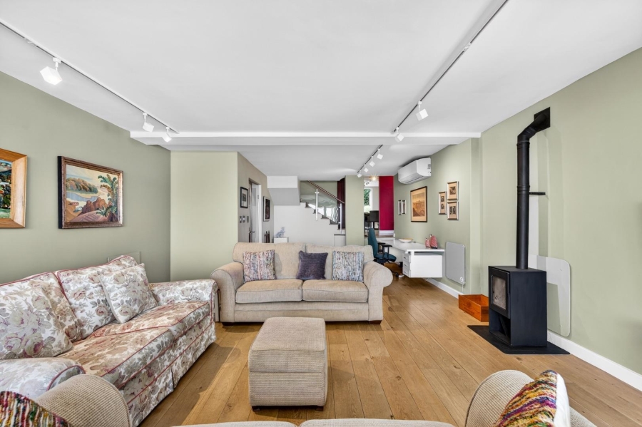 3 Bedroom Property for Sale in Vredehoek Western Cape